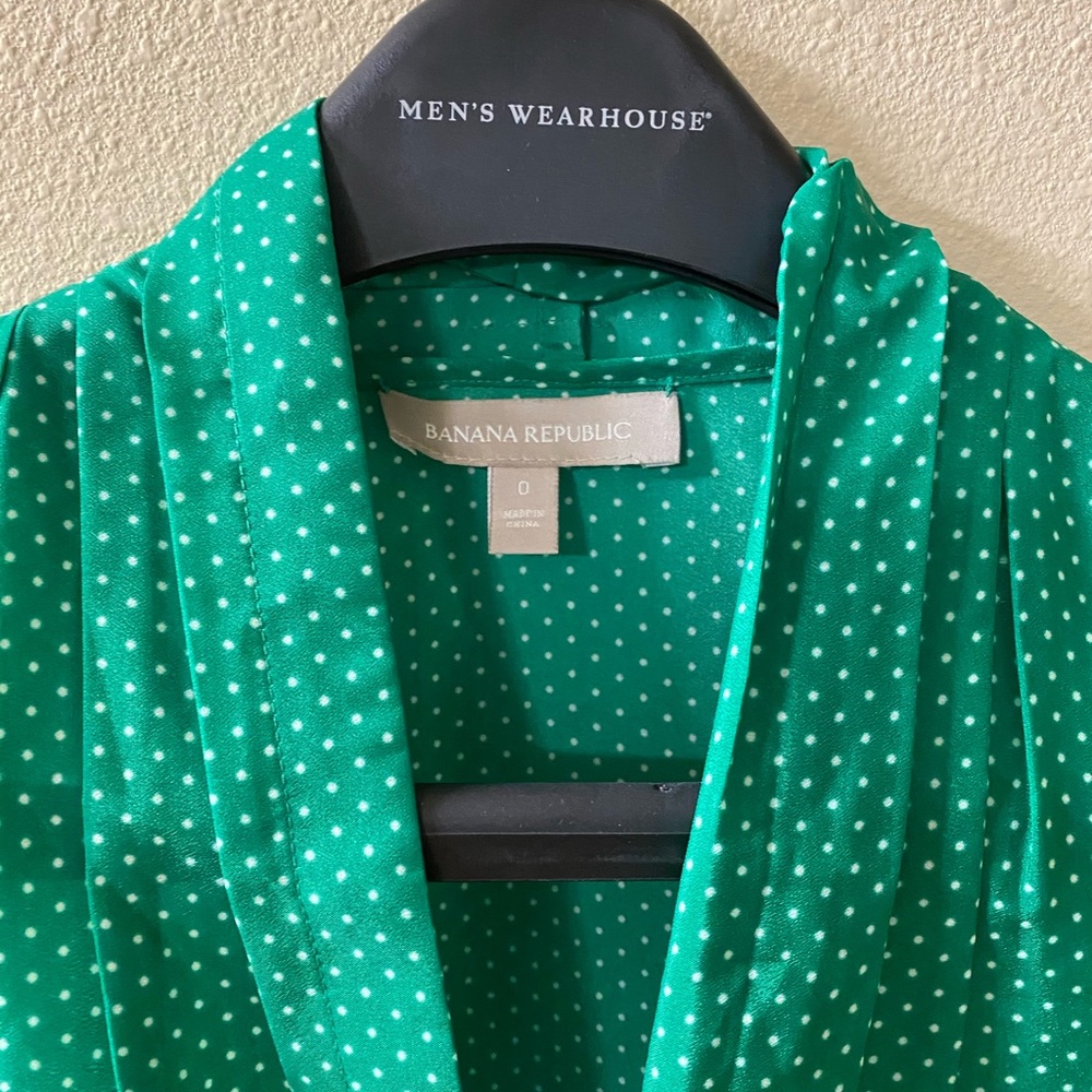 Banana republic polka dot silk top size O